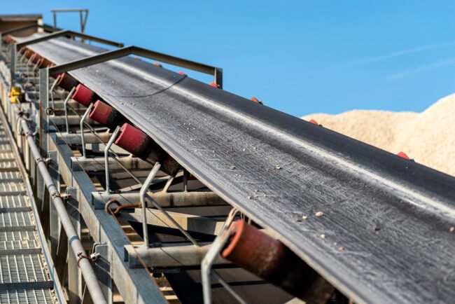 Close up shot of an endless conveyor belt that could utilize vulcanized belt splicing when damaged.